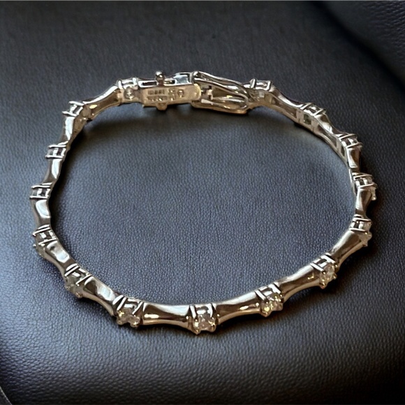 STERLING SILVER & DIAMOND TENNIS BRACELET - 7” Length - Picture 1 of 3